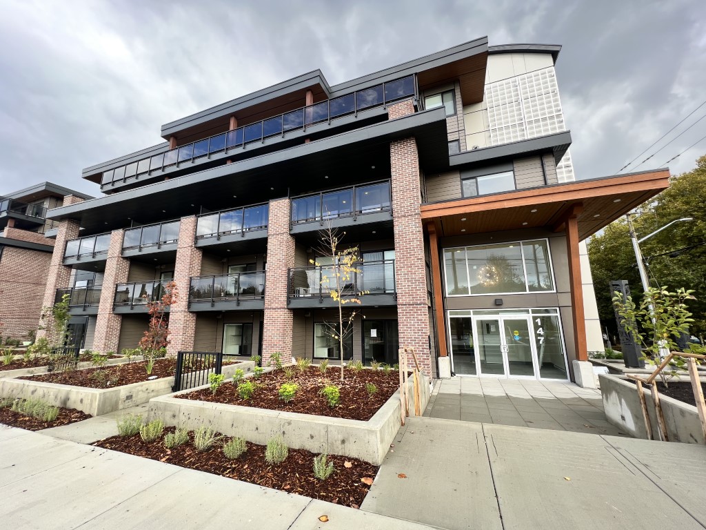 #202-147 Haliburton Street