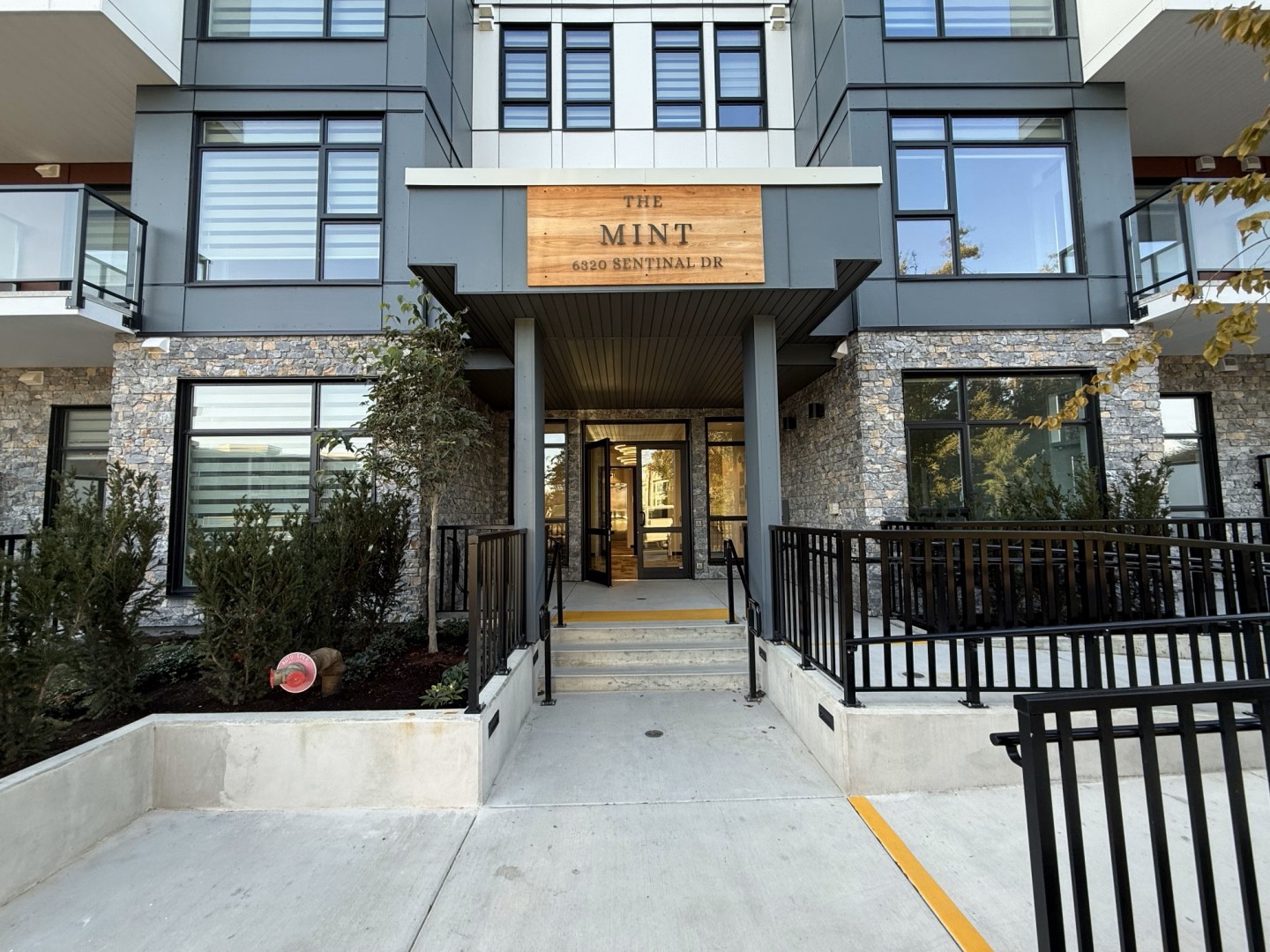 #211 – 6320 Sentinal Drive