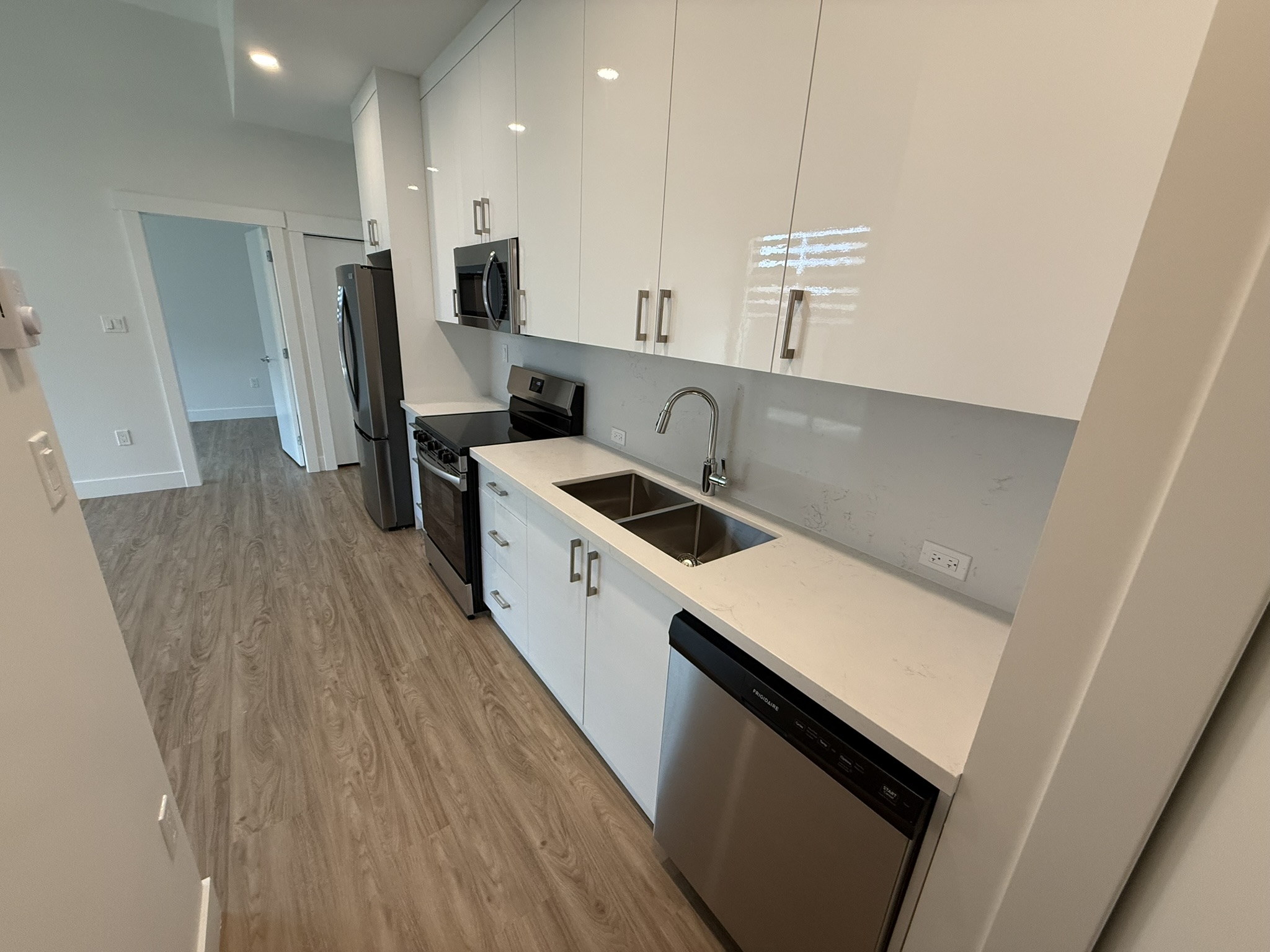 #110 – 6320 Sentinal Drive