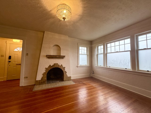 260 Pine Street - Upper