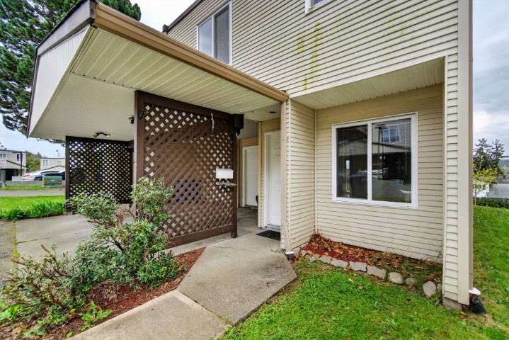 32-444 Bruce Avenue