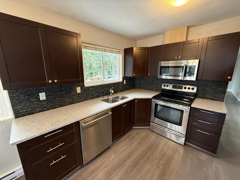 3677 Country Club Drive - Upper