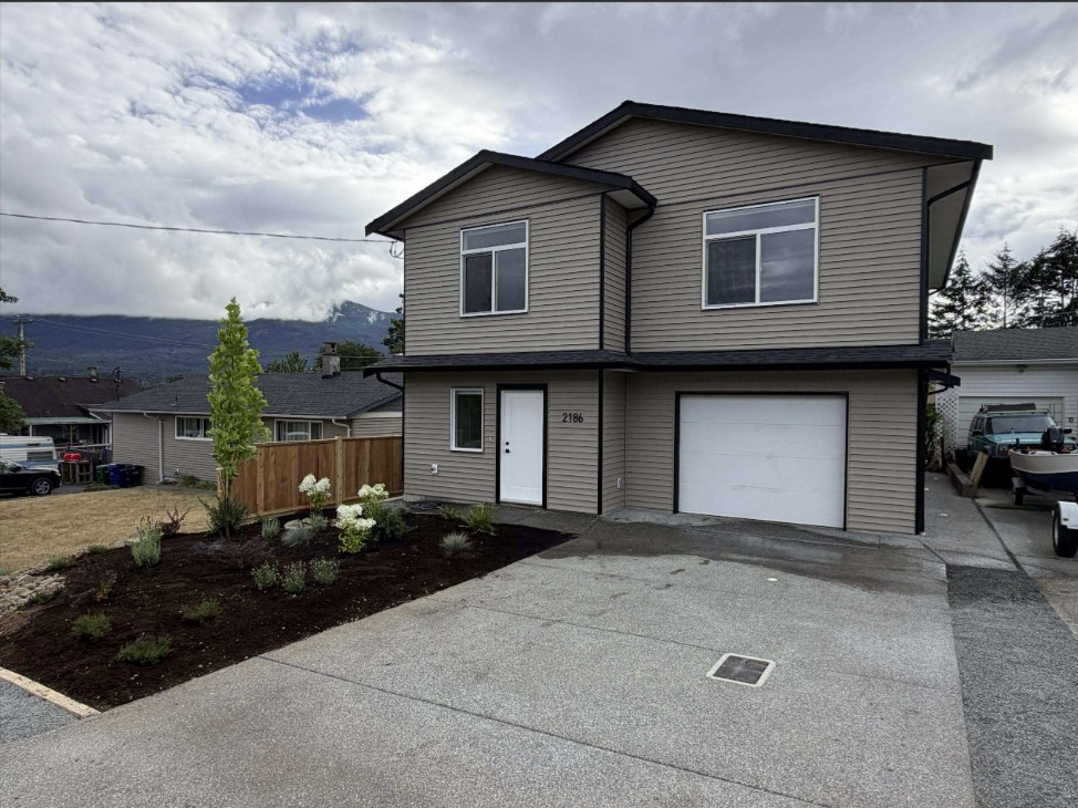 2186 Lark Crescent - Lower