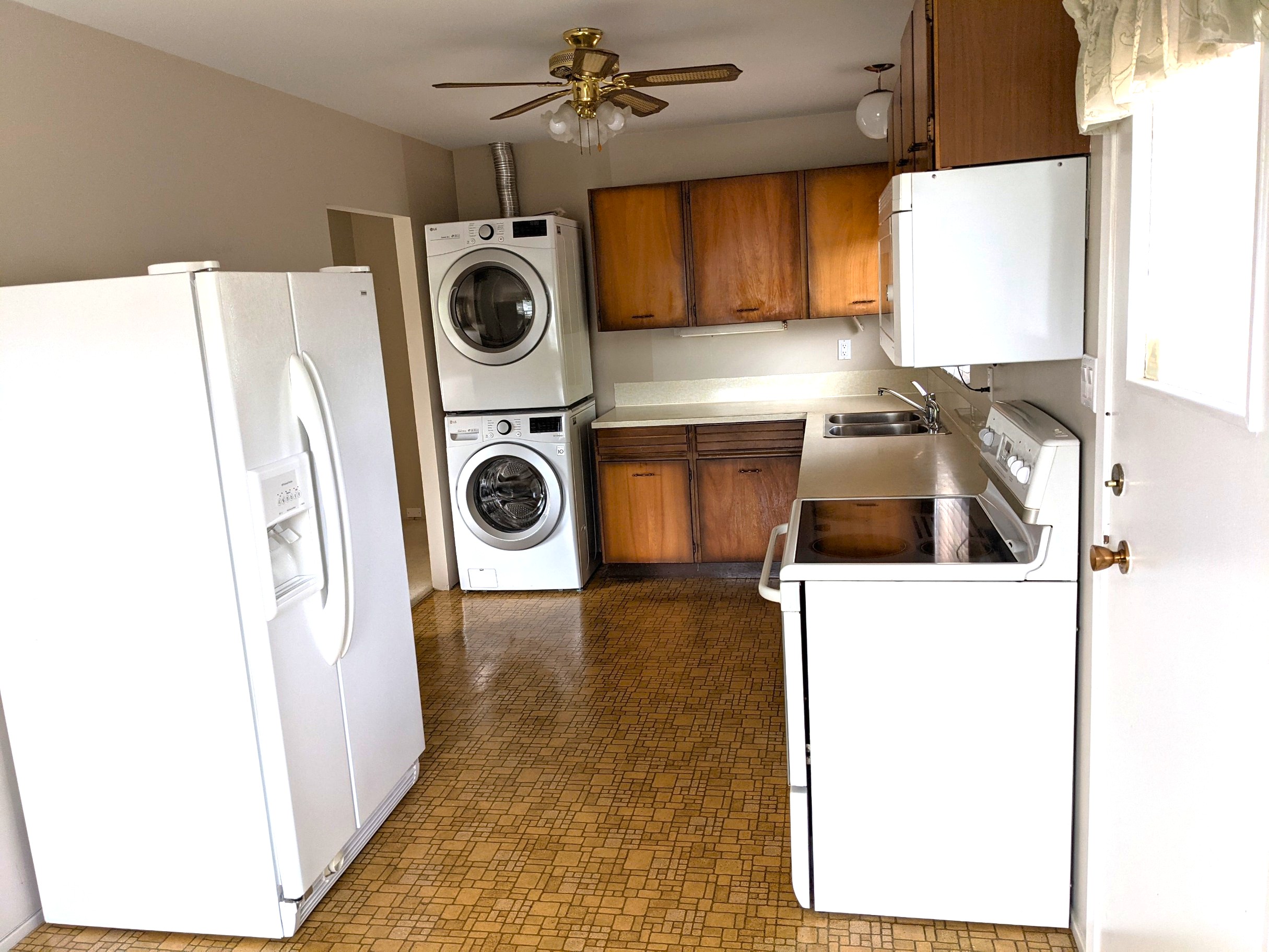 1110 St. Patrick Cres - Upper