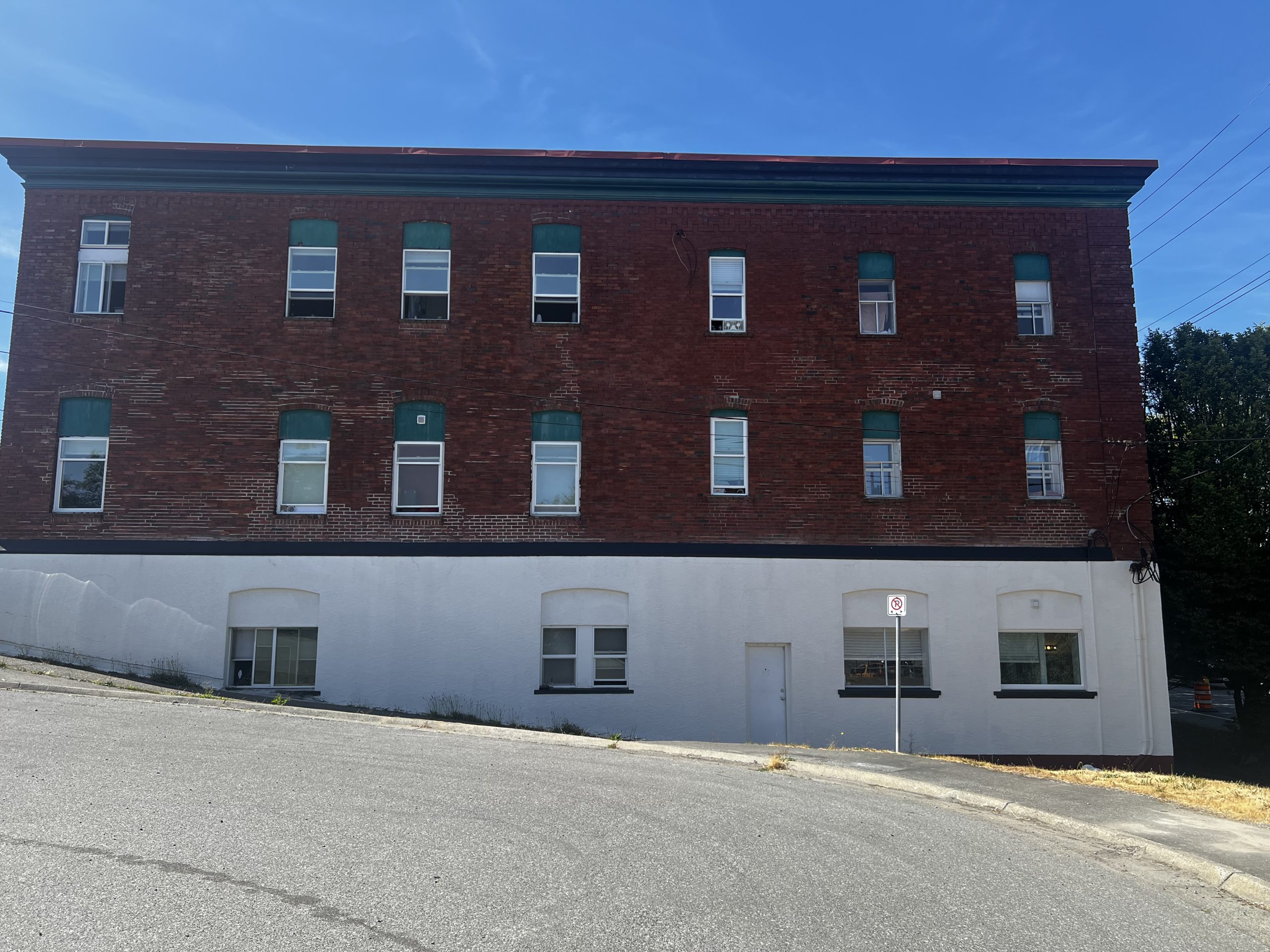 303- 110 Esplanade Ave