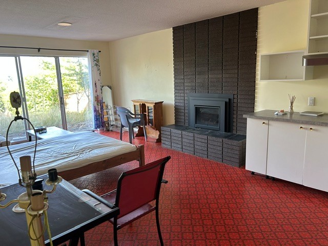 2226 Departure Bay Road - Studio